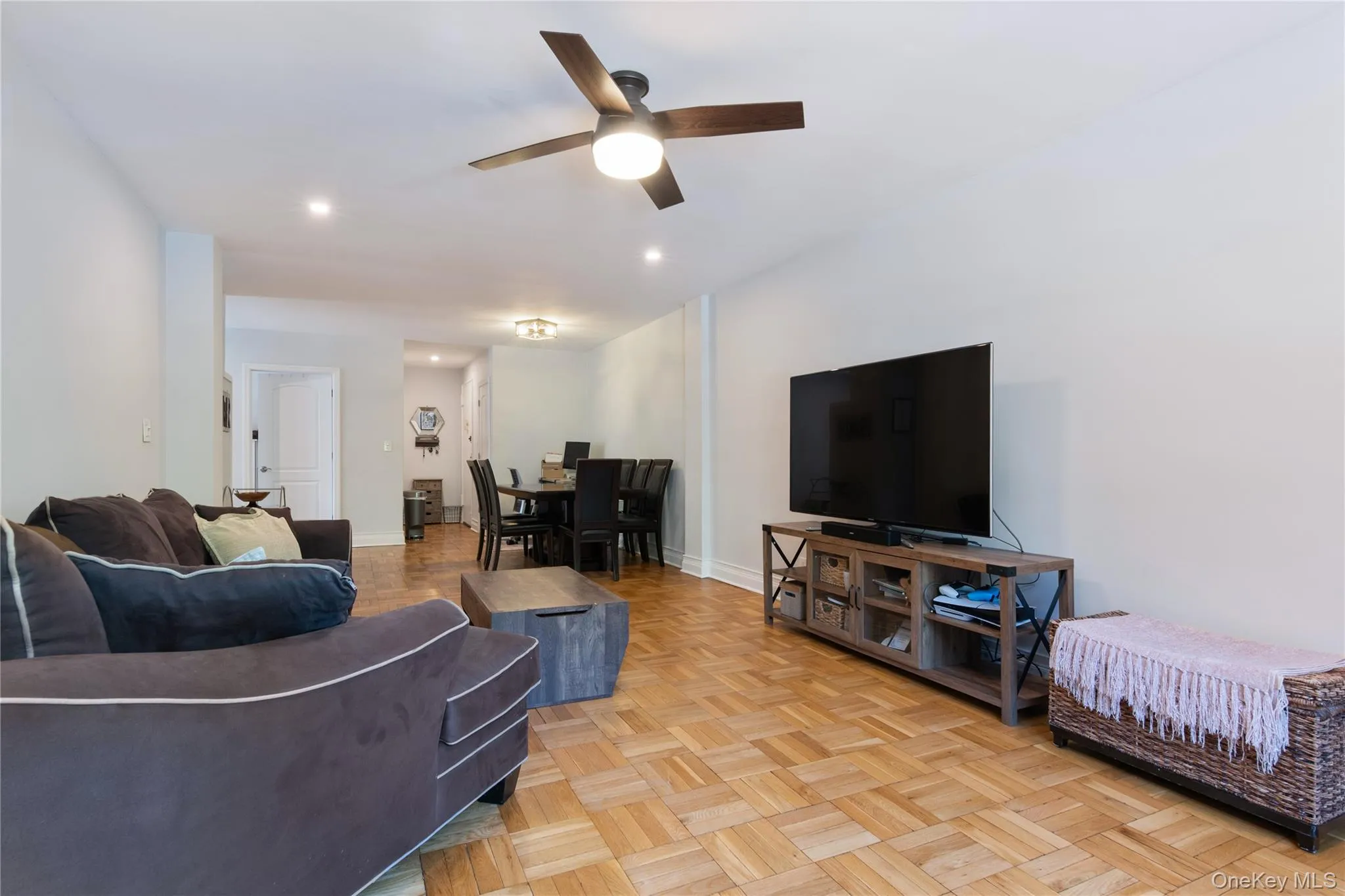 1 vincent Road, Yonkers, NY, 2 Bedrooms Bedrooms, 5 Rooms Rooms,1 BathroomBathrooms,Residential,For Rent,vincent,0,1023677 1 vincent Road, Yonkers, NY, 2 Bedrooms Bedrooms, 5 Rooms Rooms,1 BathroomBathrooms,Residential,For Rent,vincent,0,1023677
