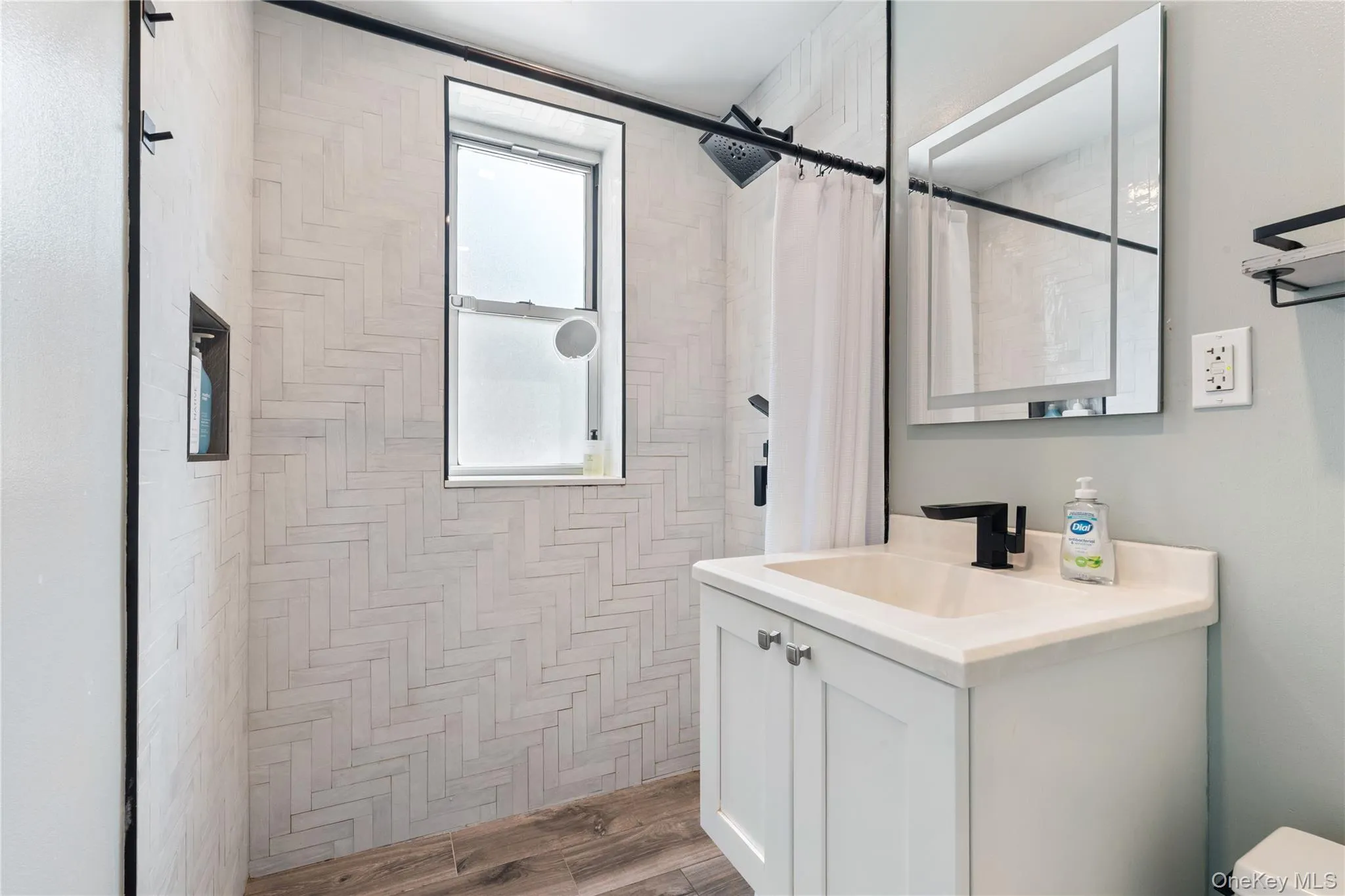 1 vincent Road, Yonkers, NY, 2 Bedrooms Bedrooms, 5 Rooms Rooms,1 BathroomBathrooms,Residential,For Rent,vincent,0,1023677 1 vincent Road, Yonkers, NY, 2 Bedrooms Bedrooms, 5 Rooms Rooms,1 BathroomBathrooms,Residential,For Rent,vincent,0,1023677