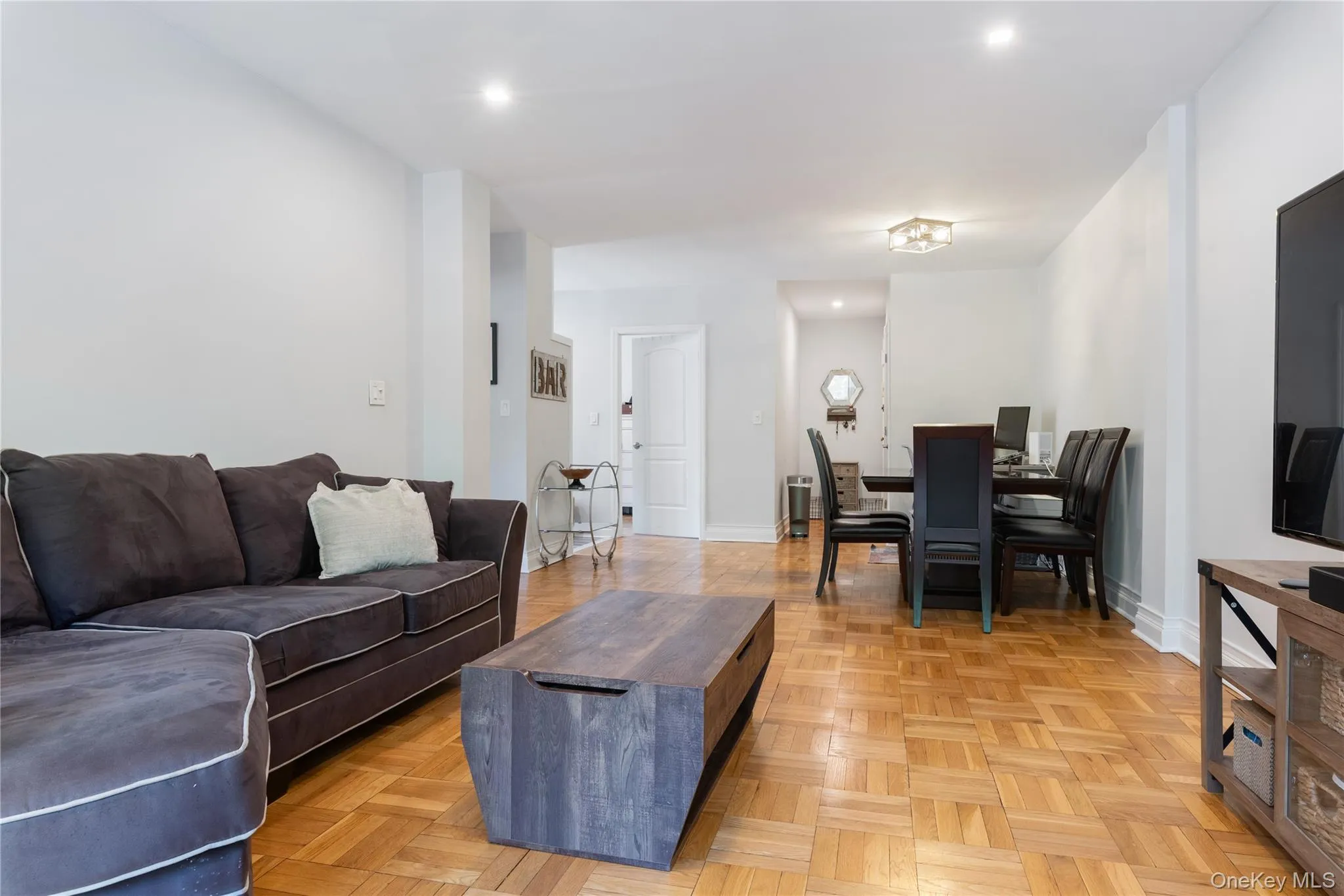 1 vincent Road, Yonkers, NY, 2 Bedrooms Bedrooms, 5 Rooms Rooms,1 BathroomBathrooms,Residential,For Rent,vincent,0,1023677 1 vincent Road, Yonkers, NY, 2 Bedrooms Bedrooms, 5 Rooms Rooms,1 BathroomBathrooms,Residential,For Rent,vincent,0,1023677