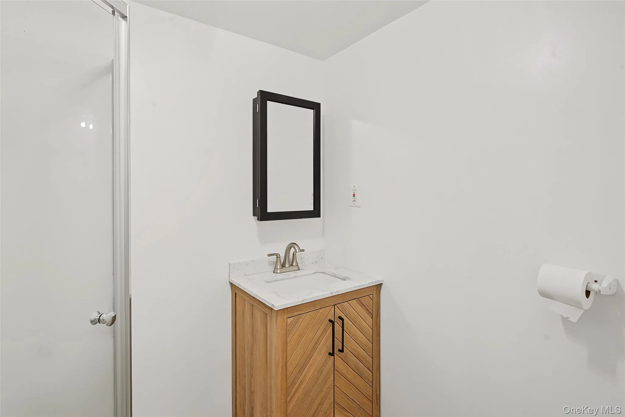 46 Oakland Avenue, Islip, NY, 5 Bedrooms Bedrooms, 9 Rooms Rooms,4 BathroomsBathrooms,Residential,For Rent,Oakland,0,1023681 46 Oakland Avenue, Islip, NY, 5 Bedrooms Bedrooms, 9 Rooms Rooms,4 BathroomsBathrooms,Residential,For Rent,Oakland,0,1023681