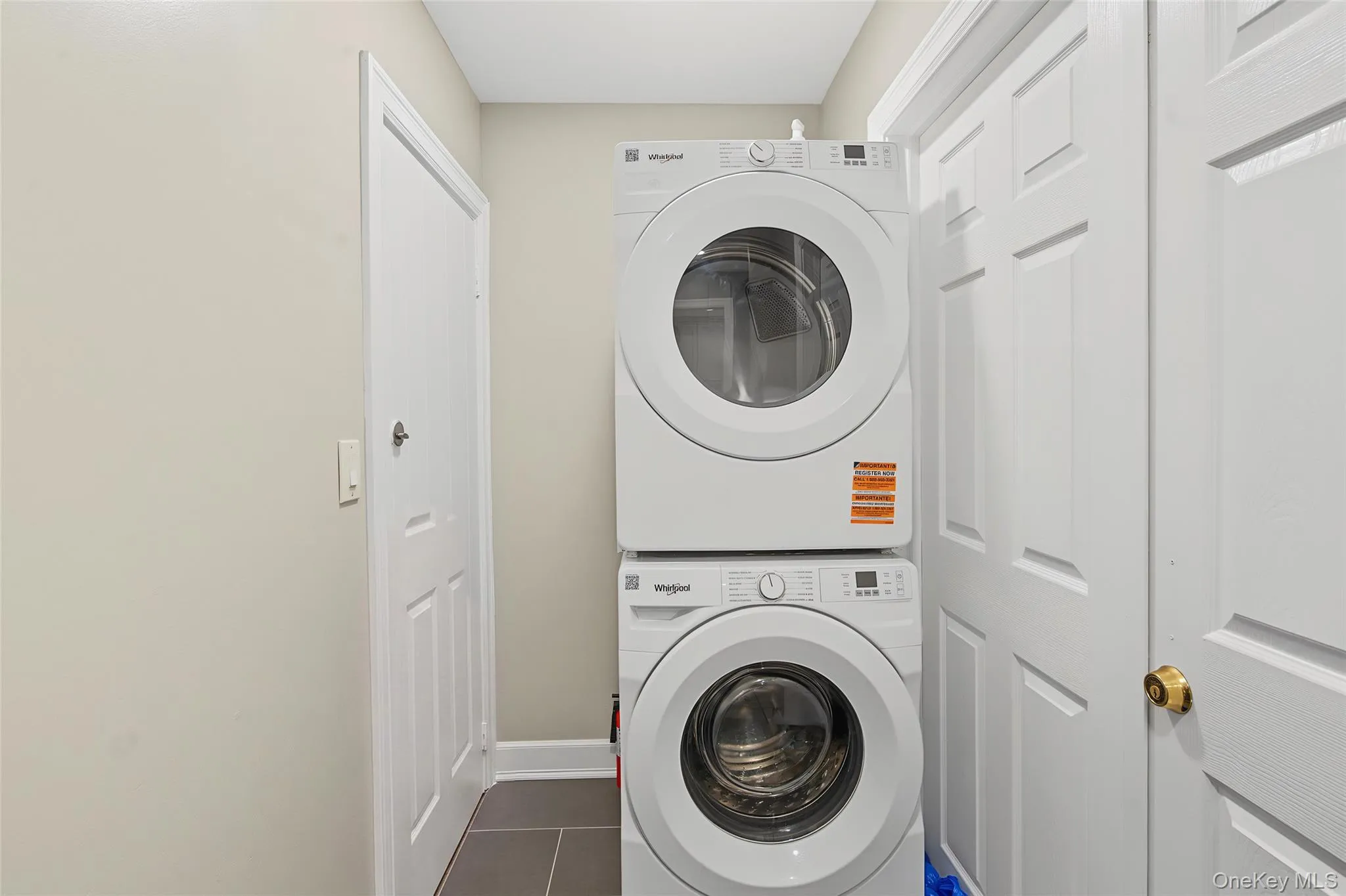 46 Oakland Avenue, Islip, NY, 5 Bedrooms Bedrooms, 9 Rooms Rooms,4 BathroomsBathrooms,Residential,For Rent,Oakland,0,1023681 46 Oakland Avenue, Islip, NY, 5 Bedrooms Bedrooms, 9 Rooms Rooms,4 BathroomsBathrooms,Residential,For Rent,Oakland,0,1023681