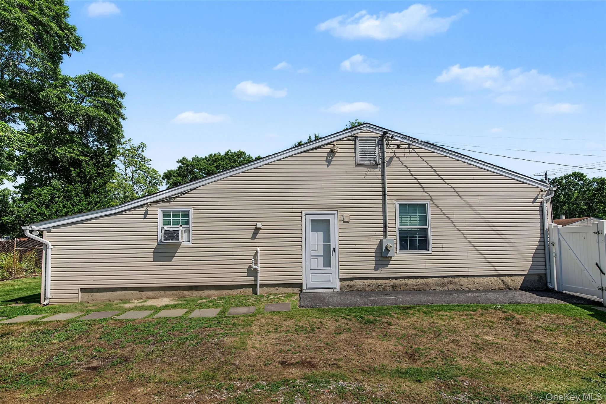 46 Oakland Avenue, Islip, NY, 5 Bedrooms Bedrooms, 9 Rooms Rooms,4 BathroomsBathrooms,Residential,For Rent,Oakland,0,1023681 46 Oakland Avenue, Islip, NY, 5 Bedrooms Bedrooms, 9 Rooms Rooms,4 BathroomsBathrooms,Residential,For Rent,Oakland,0,1023681