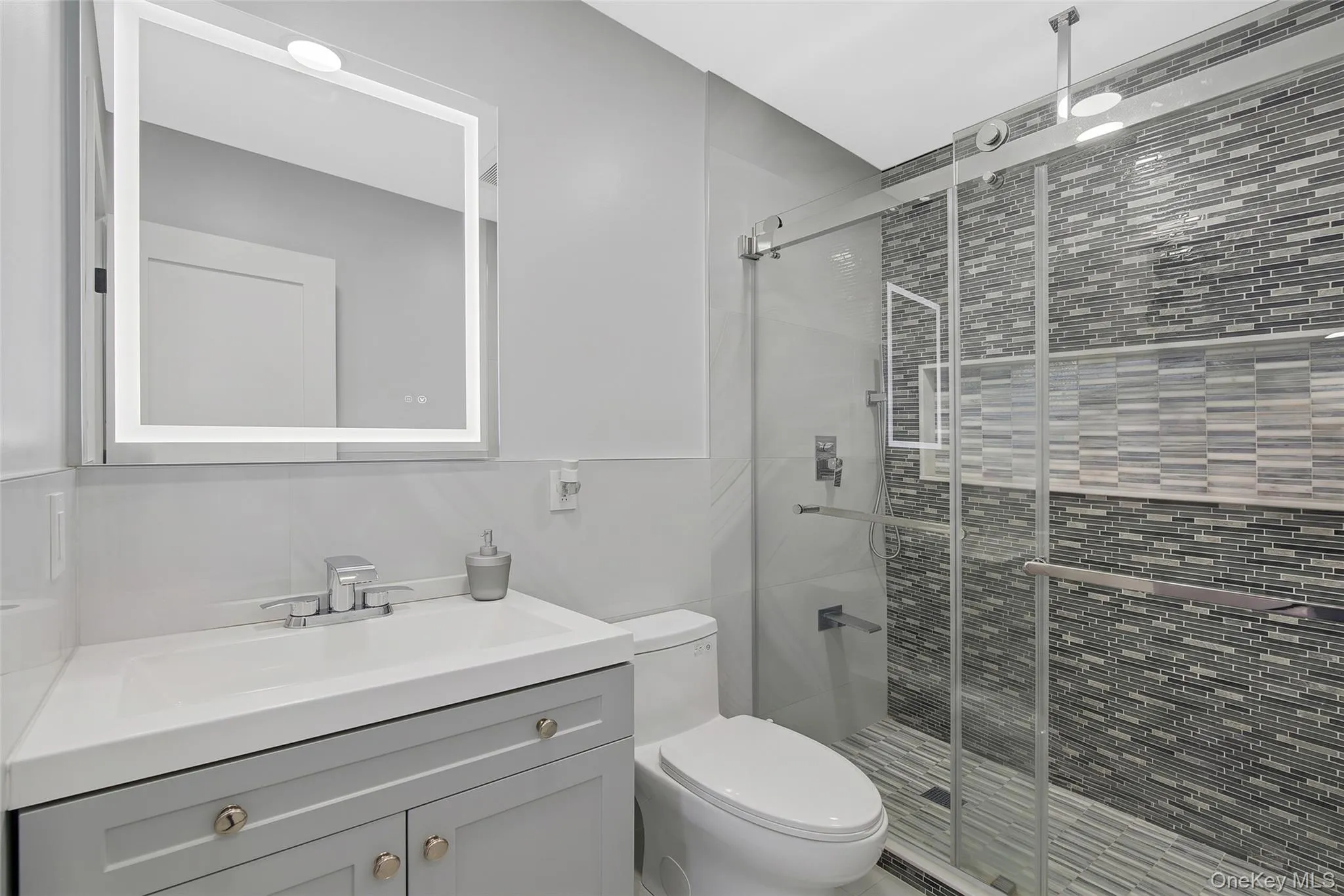 46 Oakland Avenue, Islip, NY, 5 Bedrooms Bedrooms, 9 Rooms Rooms,4 BathroomsBathrooms,Residential,For Rent,Oakland,0,1023681 46 Oakland Avenue, Islip, NY, 5 Bedrooms Bedrooms, 9 Rooms Rooms,4 BathroomsBathrooms,Residential,For Rent,Oakland,0,1023681