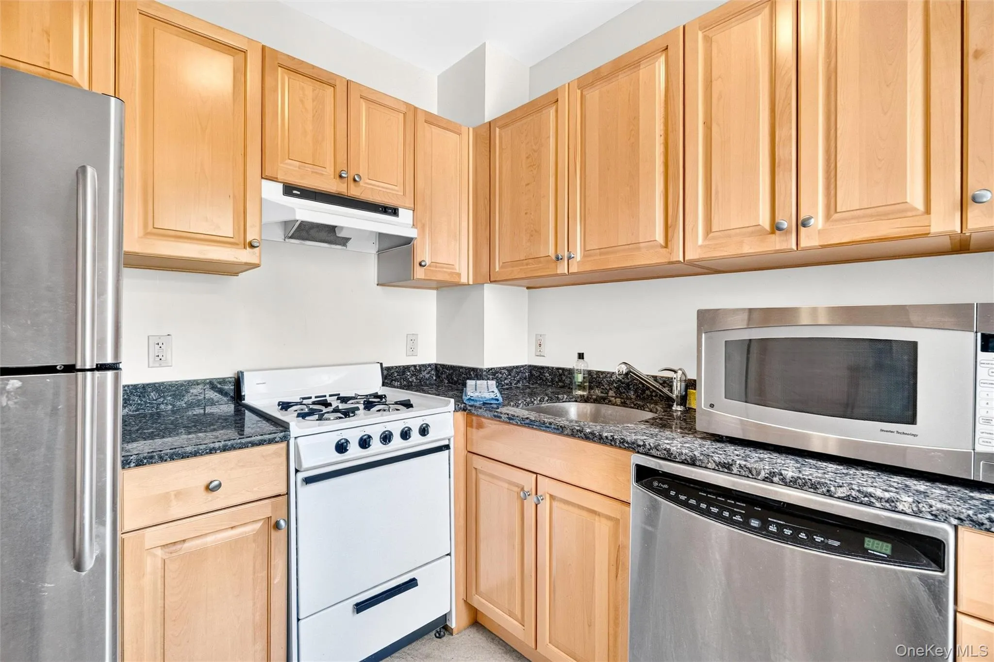 85 Bronx River Road, Yonkers, NY, 1 Bedroom Bedrooms, 4 Rooms Rooms,1 BathroomBathrooms,Residential,For Rent,Bronx River,0,1023689 85 Bronx River Road, Yonkers, NY, 1 Bedroom Bedrooms, 4 Rooms Rooms,1 BathroomBathrooms,Residential,For Rent,Bronx River,0,1023689