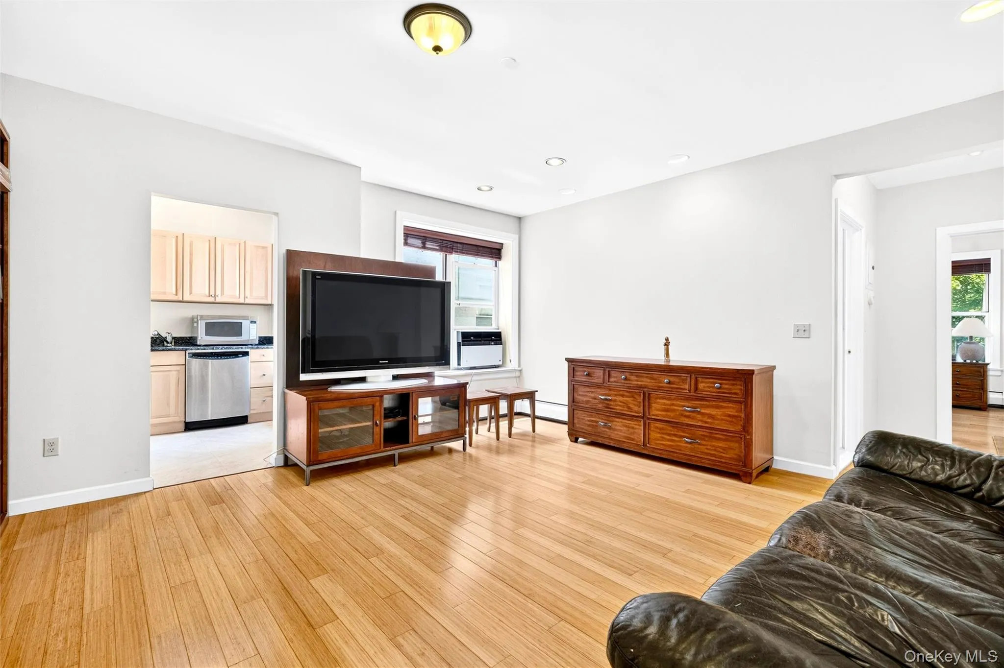 85 Bronx River Road, Yonkers, NY, 1 Bedroom Bedrooms, 4 Rooms Rooms,1 BathroomBathrooms,Residential,For Rent,Bronx River,0,1023689 85 Bronx River Road, Yonkers, NY, 1 Bedroom Bedrooms, 4 Rooms Rooms,1 BathroomBathrooms,Residential,For Rent,Bronx River,0,1023689