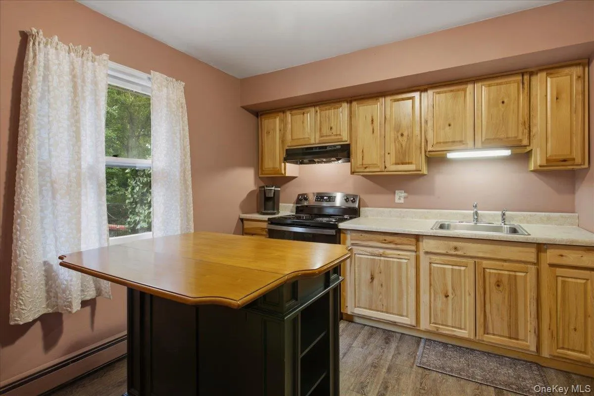 184 Fulton Street, Poughkeepsie, NY, 3 Bedrooms Bedrooms, 8 Rooms Rooms,2 BathroomsBathrooms,Residential,For Rent,Fulton,0,1023691 184 Fulton Street, Poughkeepsie, NY, 3 Bedrooms Bedrooms, 8 Rooms Rooms,2 BathroomsBathrooms,Residential,For Rent,Fulton,0,1023691