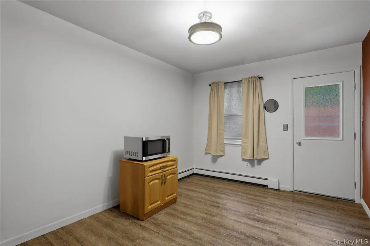 184 Fulton Street, Poughkeepsie, NY, 3 Bedrooms Bedrooms, 8 Rooms Rooms,2 BathroomsBathrooms,Residential,For Rent,Fulton,0,1023691 184 Fulton Street, Poughkeepsie, NY, 3 Bedrooms Bedrooms, 8 Rooms Rooms,2 BathroomsBathrooms,Residential,For Rent,Fulton,0,1023691