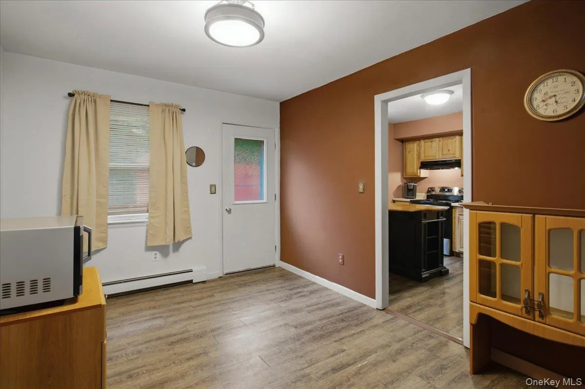 184 Fulton Street, Poughkeepsie, NY, 3 Bedrooms Bedrooms, 8 Rooms Rooms,2 BathroomsBathrooms,Residential,For Rent,Fulton,0,1023691 184 Fulton Street, Poughkeepsie, NY, 3 Bedrooms Bedrooms, 8 Rooms Rooms,2 BathroomsBathrooms,Residential,For Rent,Fulton,0,1023691