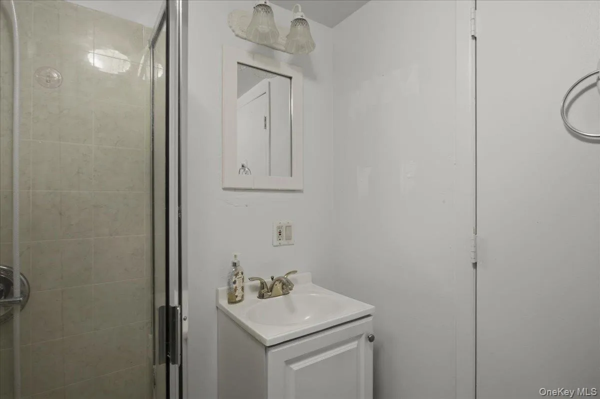 184 Fulton Street, Poughkeepsie, NY, 3 Bedrooms Bedrooms, 8 Rooms Rooms,2 BathroomsBathrooms,Residential,For Rent,Fulton,0,1023691 184 Fulton Street, Poughkeepsie, NY, 3 Bedrooms Bedrooms, 8 Rooms Rooms,2 BathroomsBathrooms,Residential,For Rent,Fulton,0,1023691
