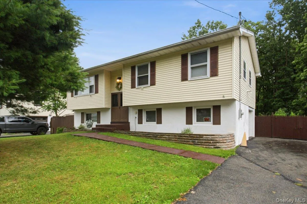 184 Fulton Street, Poughkeepsie, NY, 3 Bedrooms Bedrooms, 8 Rooms Rooms,2 BathroomsBathrooms,Residential,For Rent,Fulton,0,1023691 184 Fulton Street, Poughkeepsie, NY, 3 Bedrooms Bedrooms, 8 Rooms Rooms,2 BathroomsBathrooms,Residential,For Rent,Fulton,0,1023691