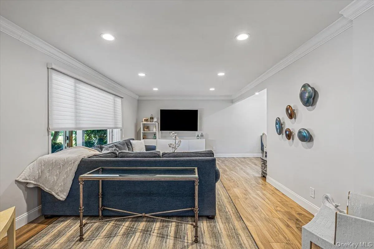 19 Evon Drive, Oyster Bay, NY, 4 Bedrooms Bedrooms, 8 Rooms Rooms,2 BathroomsBathrooms,Residential,For Rent,Evon,0,1023692 19 Evon Drive, Oyster Bay, NY, 4 Bedrooms Bedrooms, 8 Rooms Rooms,2 BathroomsBathrooms,Residential,For Rent,Evon,0,1023692