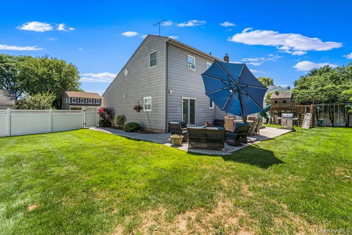 19 Evon Drive, Oyster Bay, NY, 4 Bedrooms Bedrooms, 8 Rooms Rooms,2 BathroomsBathrooms,Residential,For Rent,Evon,0,1023692 19 Evon Drive, Oyster Bay, NY, 4 Bedrooms Bedrooms, 8 Rooms Rooms,2 BathroomsBathrooms,Residential,For Rent,Evon,0,1023692