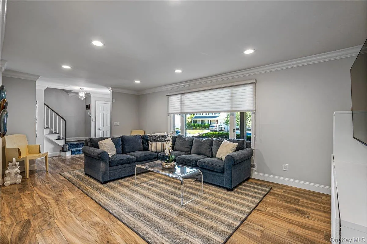 19 Evon Drive, Oyster Bay, NY, 4 Bedrooms Bedrooms, 8 Rooms Rooms,2 BathroomsBathrooms,Residential,For Rent,Evon,0,1023692 19 Evon Drive, Oyster Bay, NY, 4 Bedrooms Bedrooms, 8 Rooms Rooms,2 BathroomsBathrooms,Residential,For Rent,Evon,0,1023692