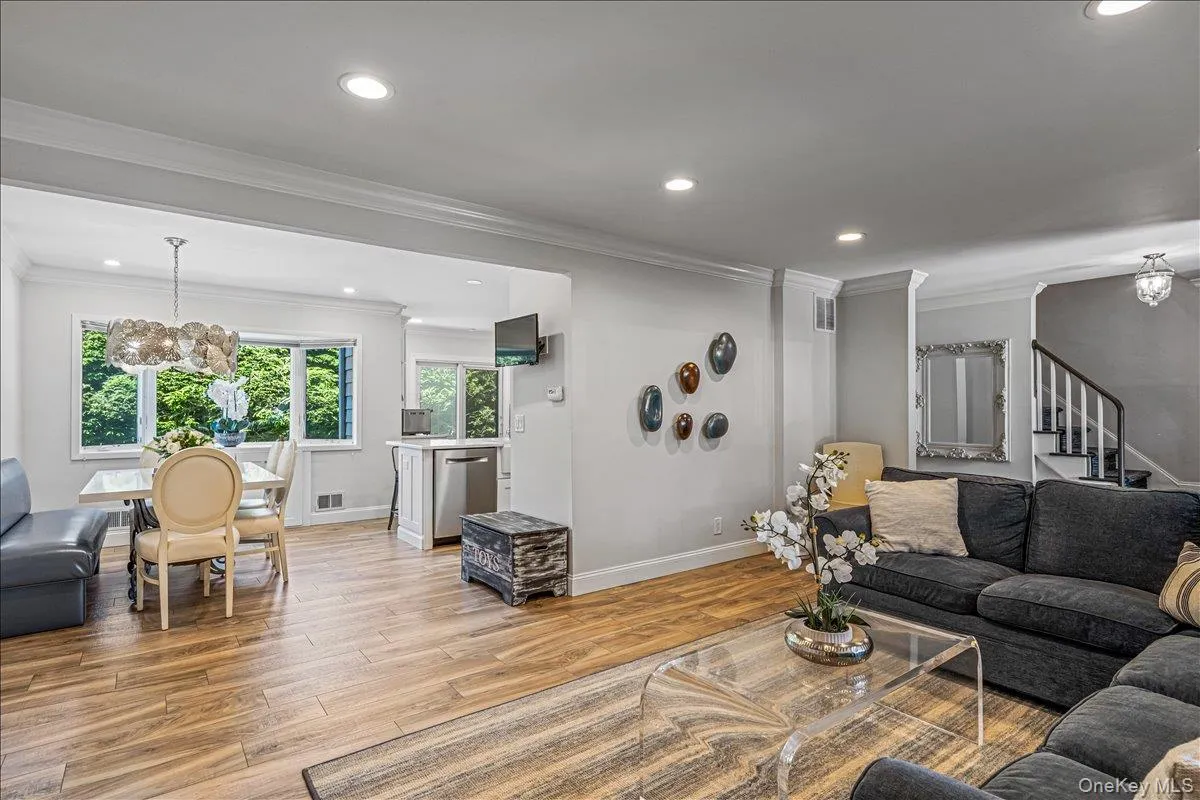 19 Evon Drive, Oyster Bay, NY, 4 Bedrooms Bedrooms, 8 Rooms Rooms,2 BathroomsBathrooms,Residential,For Rent,Evon,0,1023692 19 Evon Drive, Oyster Bay, NY, 4 Bedrooms Bedrooms, 8 Rooms Rooms,2 BathroomsBathrooms,Residential,For Rent,Evon,0,1023692