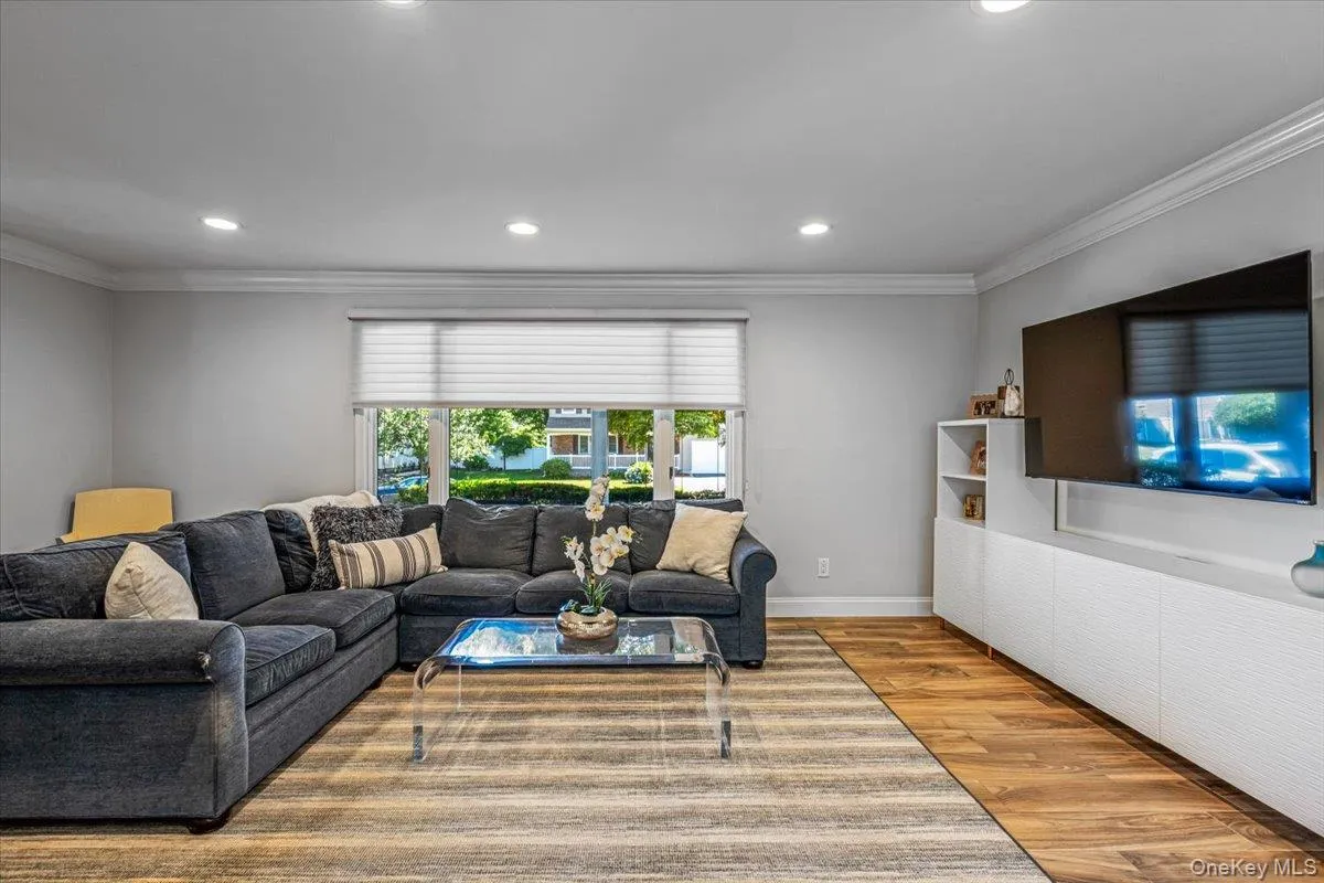 19 Evon Drive, Oyster Bay, NY, 4 Bedrooms Bedrooms, 8 Rooms Rooms,2 BathroomsBathrooms,Residential,For Rent,Evon,0,1023692 19 Evon Drive, Oyster Bay, NY, 4 Bedrooms Bedrooms, 8 Rooms Rooms,2 BathroomsBathrooms,Residential,For Rent,Evon,0,1023692