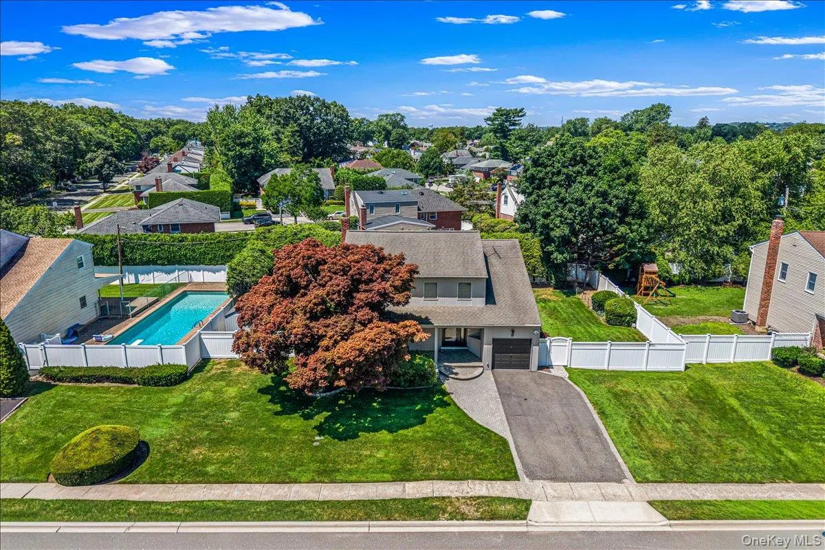 19 Evon Drive, Oyster Bay, NY, 4 Bedrooms Bedrooms, 8 Rooms Rooms,2 BathroomsBathrooms,Residential,For Rent,Evon,0,1023692 19 Evon Drive, Oyster Bay, NY, 4 Bedrooms Bedrooms, 8 Rooms Rooms,2 BathroomsBathrooms,Residential,For Rent,Evon,0,1023692