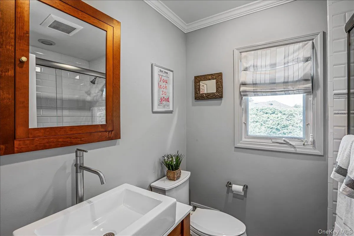 19 Evon Drive, Oyster Bay, NY, 4 Bedrooms Bedrooms, 8 Rooms Rooms,2 BathroomsBathrooms,Residential,For Rent,Evon,0,1023692 19 Evon Drive, Oyster Bay, NY, 4 Bedrooms Bedrooms, 8 Rooms Rooms,2 BathroomsBathrooms,Residential,For Rent,Evon,0,1023692