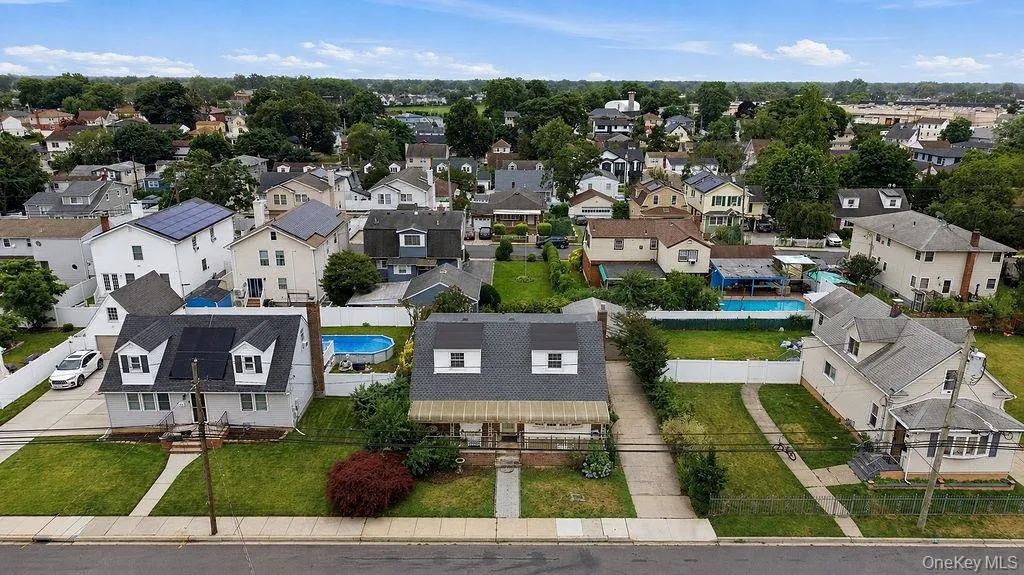 335 Roquette Avenue, Hempstead, NY, 4 Bedrooms Bedrooms, 7 Rooms Rooms,2 BathroomsBathrooms,Residential,For Rent,Roquette,0,1023696 335 Roquette Avenue, Hempstead, NY, 4 Bedrooms Bedrooms, 7 Rooms Rooms,2 BathroomsBathrooms,Residential,For Rent,Roquette,0,1023696