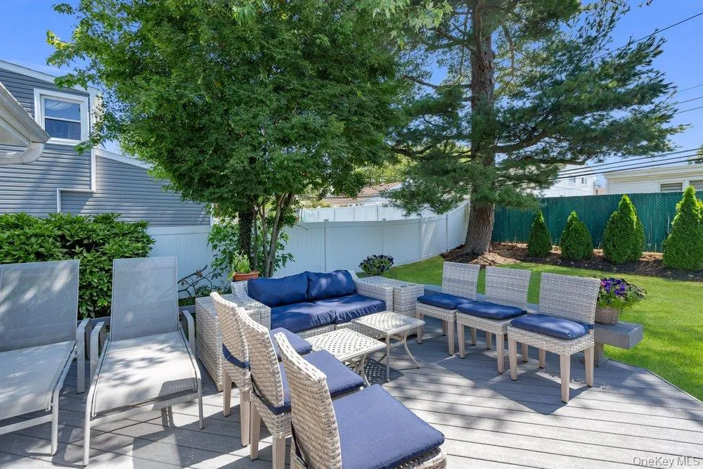 3 Nora Lane, Oyster Bay, NY, 3 Bedrooms Bedrooms, 9 Rooms Rooms,2 BathroomsBathrooms,Residential,For Rent,Nora,0,1023705 3 Nora Lane, Oyster Bay, NY, 3 Bedrooms Bedrooms, 9 Rooms Rooms,2 BathroomsBathrooms,Residential,For Rent,Nora,0,1023705