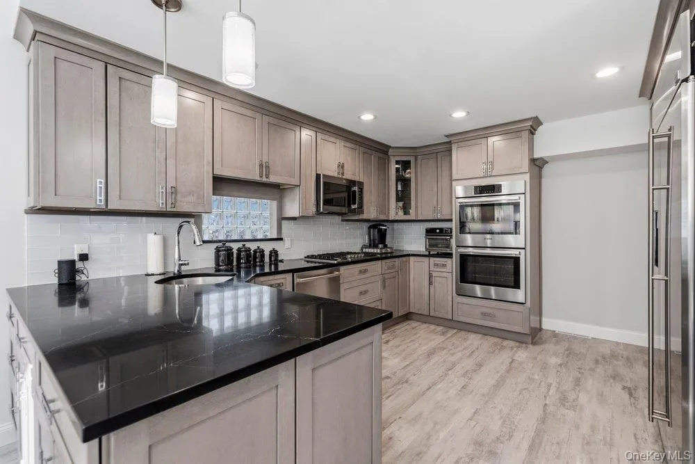 3 Nora Lane, Oyster Bay, NY, 3 Bedrooms Bedrooms, 9 Rooms Rooms,2 BathroomsBathrooms,Residential,For Rent,Nora,0,1023705 3 Nora Lane, Oyster Bay, NY, 3 Bedrooms Bedrooms, 9 Rooms Rooms,2 BathroomsBathrooms,Residential,For Rent,Nora,0,1023705