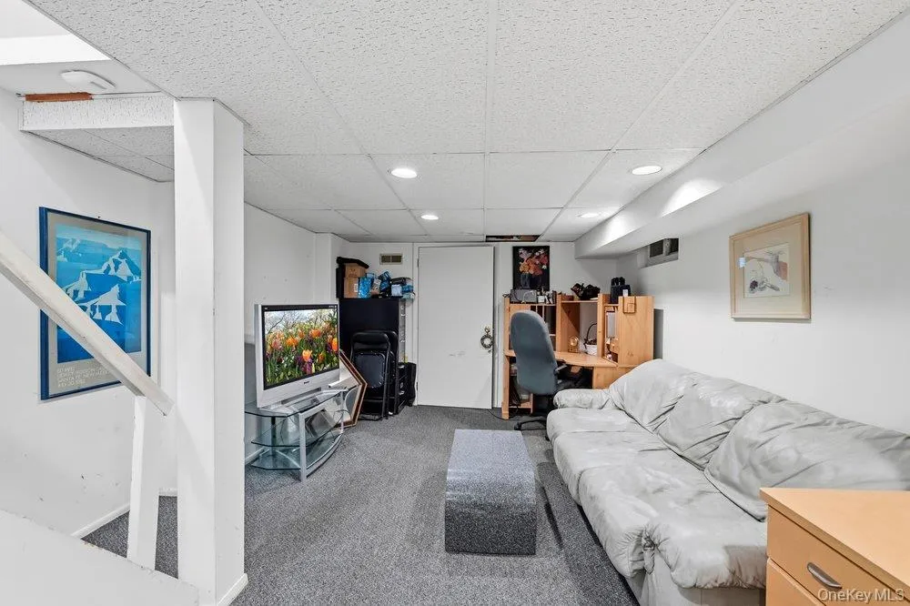 3 Nora Lane, Oyster Bay, NY, 3 Bedrooms Bedrooms, 9 Rooms Rooms,2 BathroomsBathrooms,Residential,For Rent,Nora,0,1023705 3 Nora Lane, Oyster Bay, NY, 3 Bedrooms Bedrooms, 9 Rooms Rooms,2 BathroomsBathrooms,Residential,For Rent,Nora,0,1023705