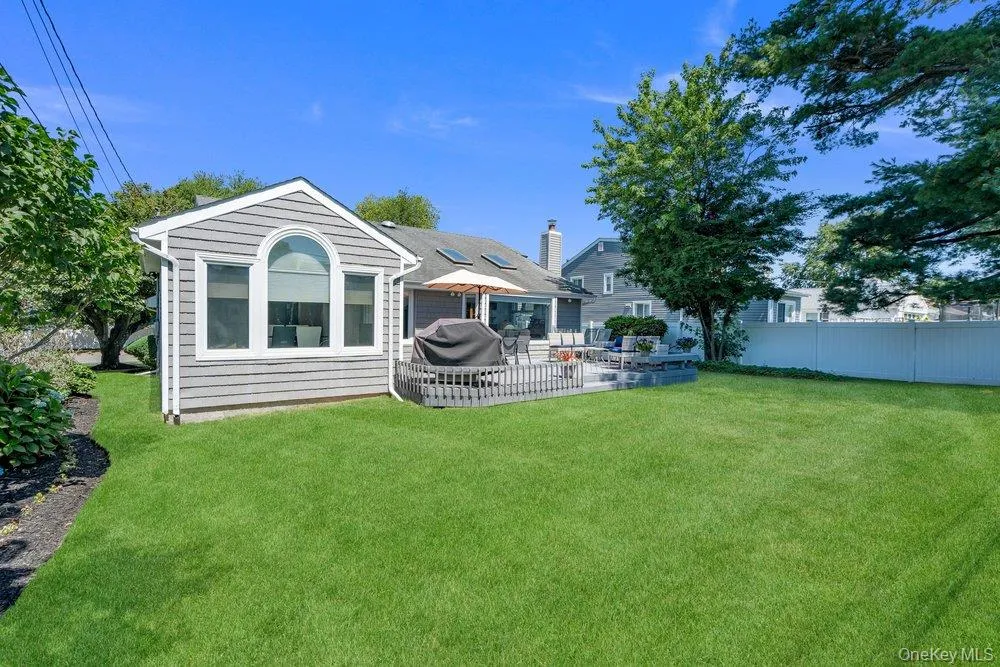 3 Nora Lane, Oyster Bay, NY, 3 Bedrooms Bedrooms, 9 Rooms Rooms,2 BathroomsBathrooms,Residential,For Rent,Nora,0,1023705 3 Nora Lane, Oyster Bay, NY, 3 Bedrooms Bedrooms, 9 Rooms Rooms,2 BathroomsBathrooms,Residential,For Rent,Nora,0,1023705