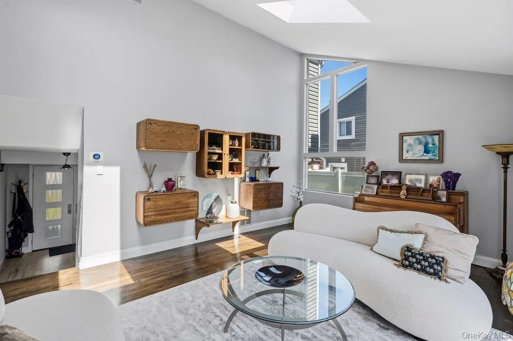 3 Nora Lane, Oyster Bay, NY, 3 Bedrooms Bedrooms, 9 Rooms Rooms,2 BathroomsBathrooms,Residential,For Rent,Nora,0,1023705 3 Nora Lane, Oyster Bay, NY, 3 Bedrooms Bedrooms, 9 Rooms Rooms,2 BathroomsBathrooms,Residential,For Rent,Nora,0,1023705