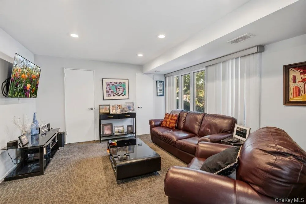 3 Nora Lane, Oyster Bay, NY, 3 Bedrooms Bedrooms, 9 Rooms Rooms,2 BathroomsBathrooms,Residential,For Rent,Nora,0,1023705 3 Nora Lane, Oyster Bay, NY, 3 Bedrooms Bedrooms, 9 Rooms Rooms,2 BathroomsBathrooms,Residential,For Rent,Nora,0,1023705