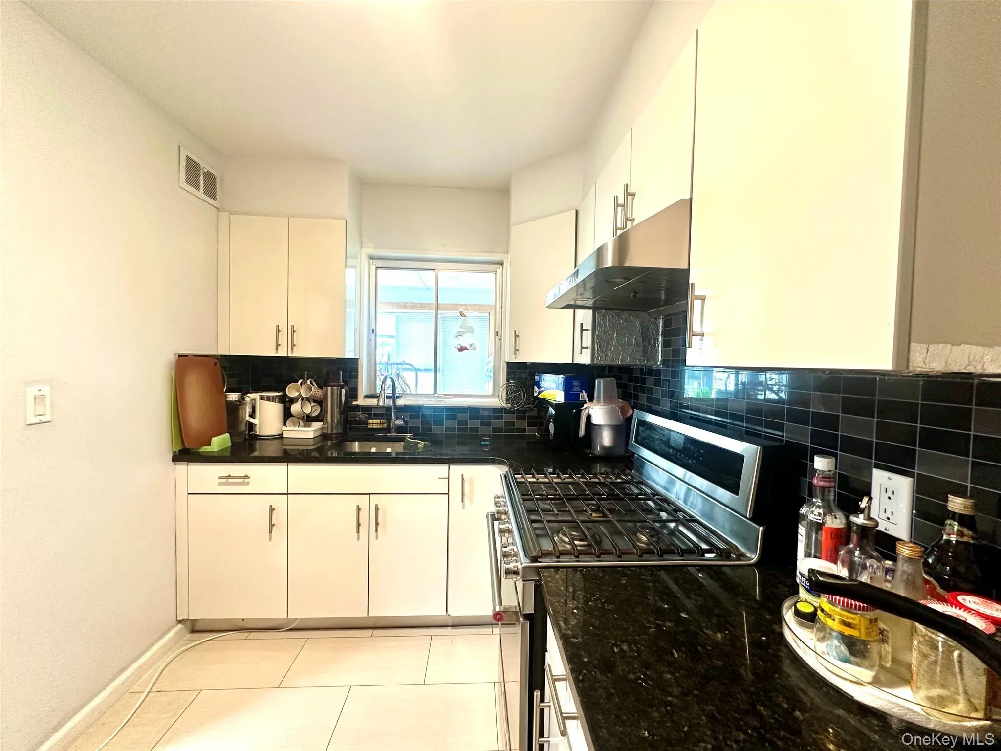 4744 199th Street, New York, NY, 3 Bedrooms Bedrooms, 7 Rooms Rooms,2 BathroomsBathrooms,Residential,For Rent,199th,0,1023708 4744 199th Street, New York, NY, 3 Bedrooms Bedrooms, 7 Rooms Rooms,2 BathroomsBathrooms,Residential,For Rent,199th,0,1023708