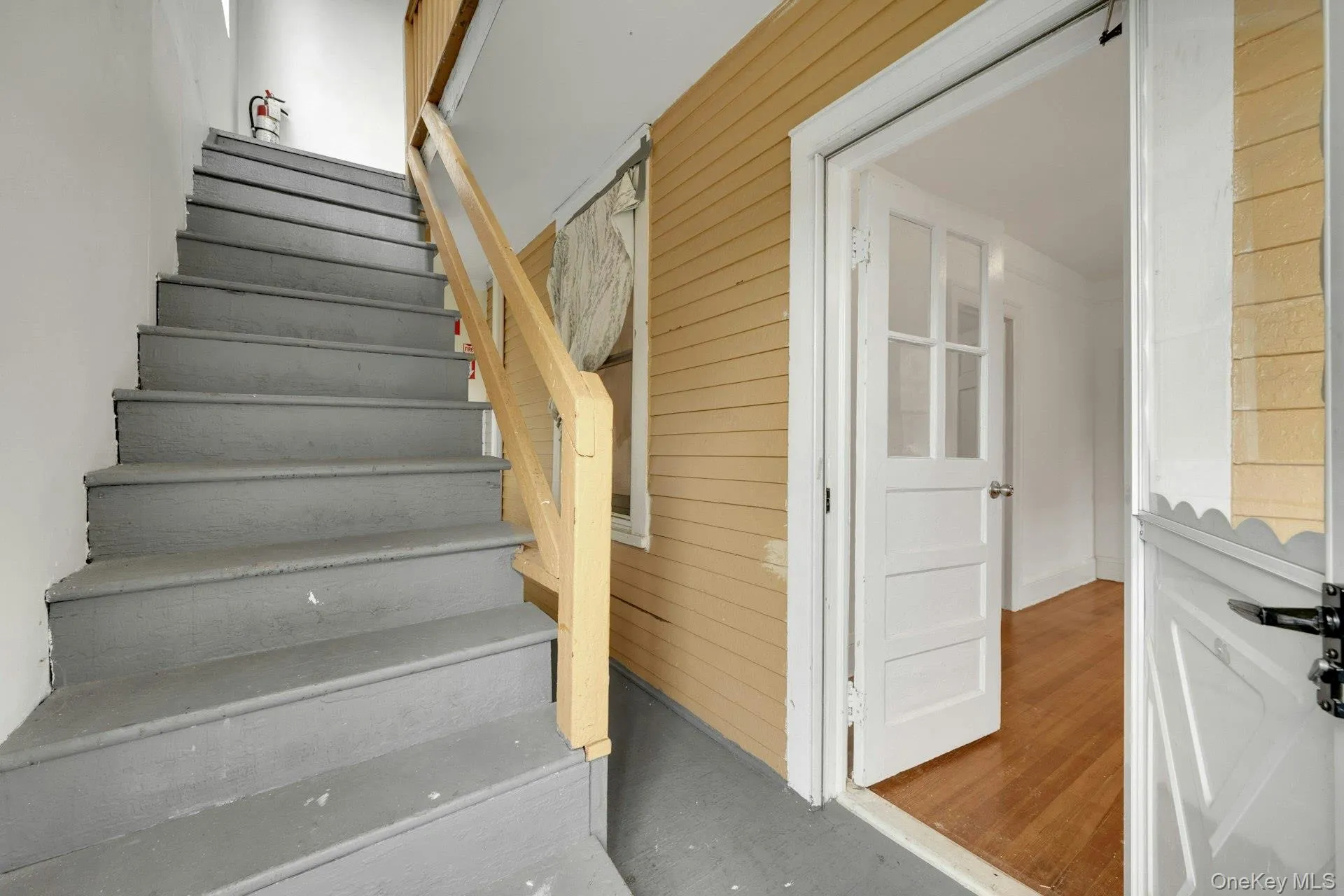 Upstairs to Apt #2 Upstairs to Apt #2