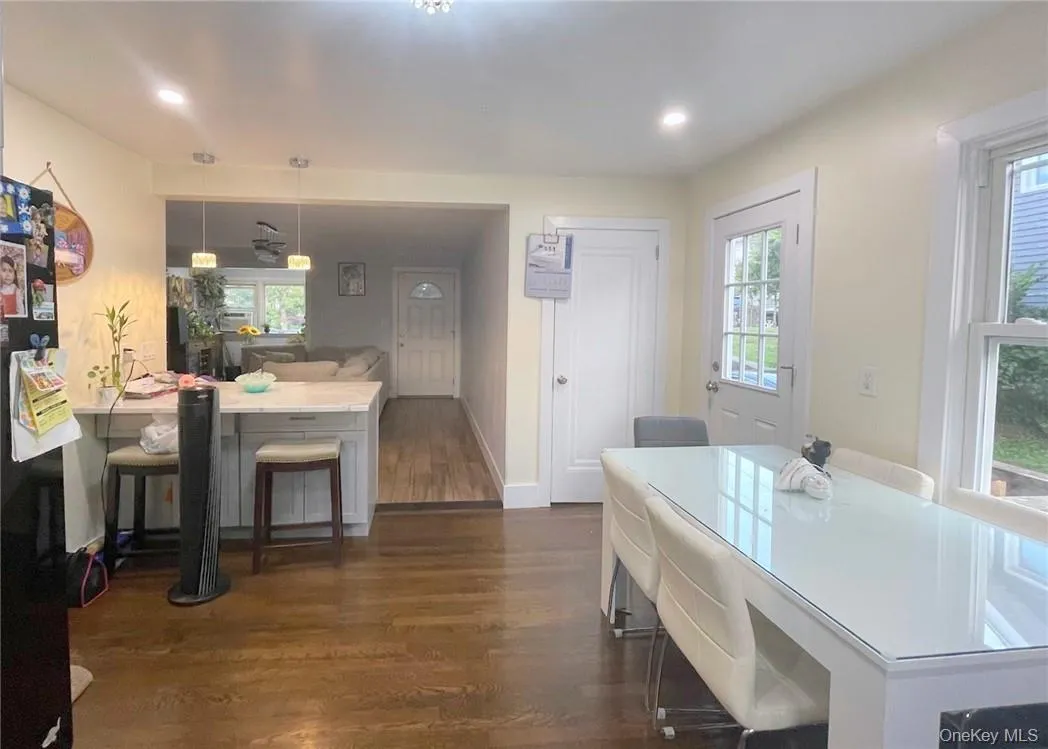 313 Stanley Avenue, Mamaroneck, NY, 2 Bedrooms Bedrooms, 5 Rooms Rooms,1 BathroomBathrooms,Residential Lease,For Rent,Stanley,0,1023714 313 Stanley Avenue, Mamaroneck, NY, 2 Bedrooms Bedrooms, 5 Rooms Rooms,1 BathroomBathrooms,Residential Lease,For Rent,Stanley,0,1023714