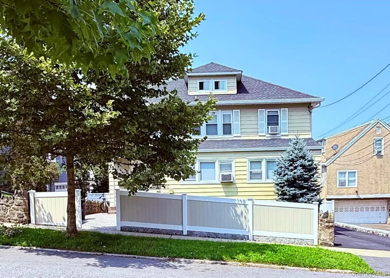 313 Stanley Avenue, Mamaroneck, NY, 2 Bedrooms Bedrooms, 5 Rooms Rooms,1 BathroomBathrooms,Residential Lease,For Rent,Stanley,0,1023714 313 Stanley Avenue, Mamaroneck, NY, 2 Bedrooms Bedrooms, 5 Rooms Rooms,1 BathroomBathrooms,Residential Lease,For Rent,Stanley,0,1023714