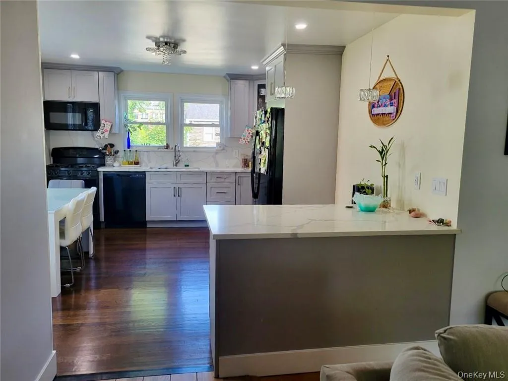 313 Stanley Avenue, Mamaroneck, NY, 2 Bedrooms Bedrooms, 5 Rooms Rooms,1 BathroomBathrooms,Residential Lease,For Rent,Stanley,0,1023714 313 Stanley Avenue, Mamaroneck, NY, 2 Bedrooms Bedrooms, 5 Rooms Rooms,1 BathroomBathrooms,Residential Lease,For Rent,Stanley,0,1023714