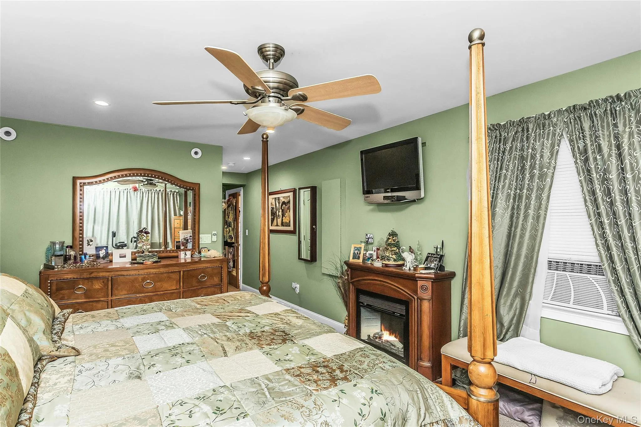 18 Hedge Lane, Hempstead, NY, 3 Bedrooms Bedrooms, 6 Rooms Rooms,2 BathroomsBathrooms,Residential,For Rent,Hedge,0,1023718 18 Hedge Lane, Hempstead, NY, 3 Bedrooms Bedrooms, 6 Rooms Rooms,2 BathroomsBathrooms,Residential,For Rent,Hedge,0,1023718