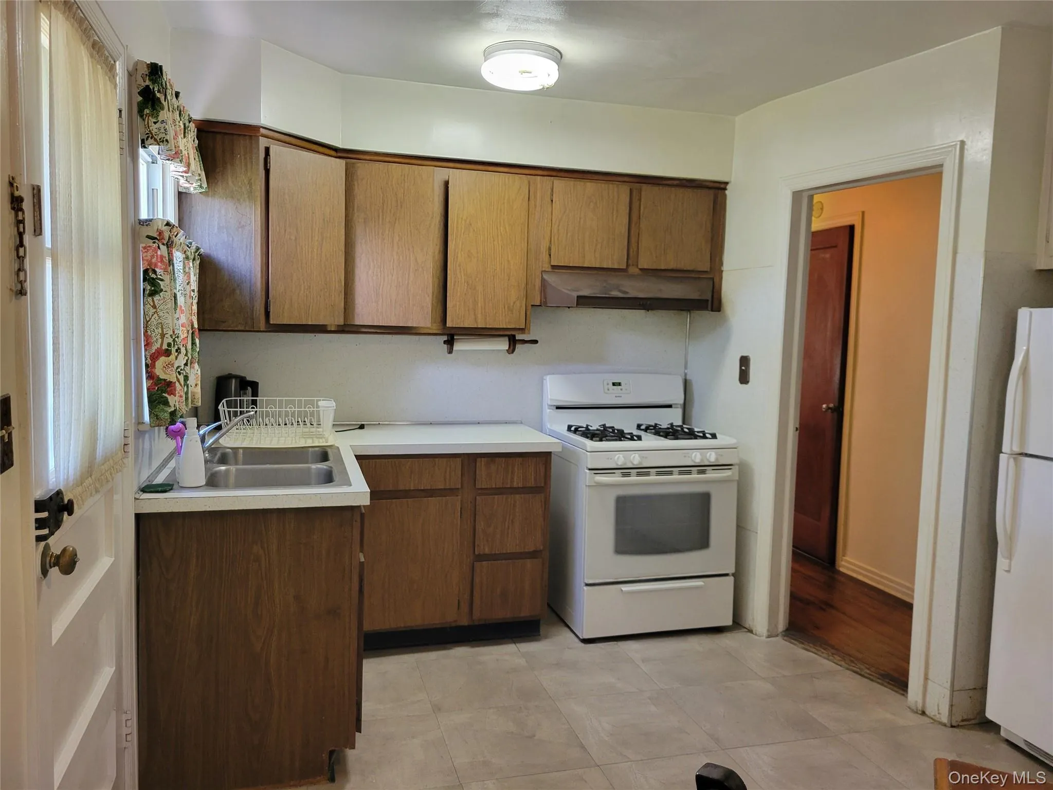 84-18 Commonwealth Boulevard, New York, NY, 3 Bedrooms Bedrooms, 6 Rooms Rooms,1 BathroomBathrooms,Residential,For Rent,Commonwealth,0,1023722 84-18 Commonwealth Boulevard, New York, NY, 3 Bedrooms Bedrooms, 6 Rooms Rooms,1 BathroomBathrooms,Residential,For Rent,Commonwealth,0,1023722