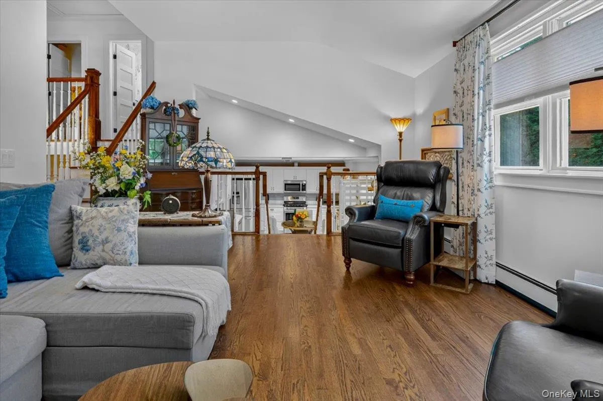 98 Florida Avenue, Smithtown, NY, 4 Bedrooms Bedrooms, 9 Rooms Rooms,4 BathroomsBathrooms,Residential,For Rent,Florida,0,1023724 98 Florida Avenue, Smithtown, NY, 4 Bedrooms Bedrooms, 9 Rooms Rooms,4 BathroomsBathrooms,Residential,For Rent,Florida,0,1023724