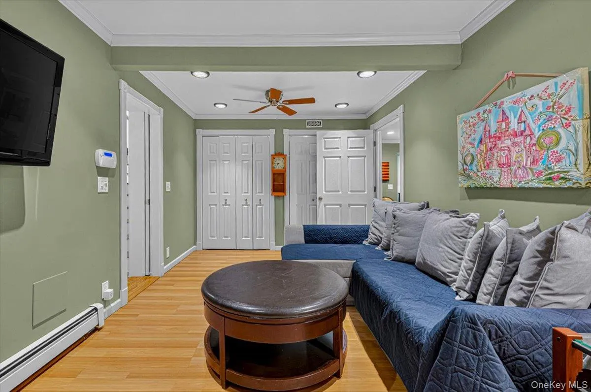 98 Florida Avenue, Smithtown, NY, 4 Bedrooms Bedrooms, 9 Rooms Rooms,4 BathroomsBathrooms,Residential,For Rent,Florida,0,1023724 98 Florida Avenue, Smithtown, NY, 4 Bedrooms Bedrooms, 9 Rooms Rooms,4 BathroomsBathrooms,Residential,For Rent,Florida,0,1023724