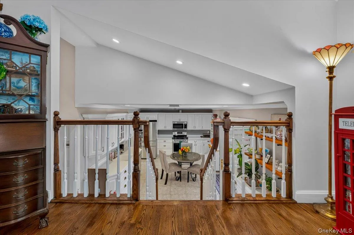 98 Florida Avenue, Smithtown, NY, 4 Bedrooms Bedrooms, 9 Rooms Rooms,4 BathroomsBathrooms,Residential,For Rent,Florida,0,1023724 98 Florida Avenue, Smithtown, NY, 4 Bedrooms Bedrooms, 9 Rooms Rooms,4 BathroomsBathrooms,Residential,For Rent,Florida,0,1023724