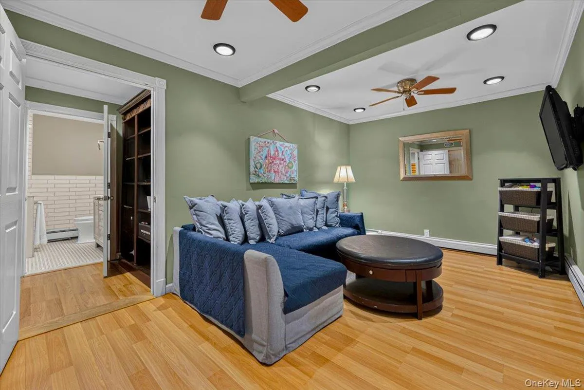 98 Florida Avenue, Smithtown, NY, 4 Bedrooms Bedrooms, 9 Rooms Rooms,4 BathroomsBathrooms,Residential,For Rent,Florida,0,1023724 98 Florida Avenue, Smithtown, NY, 4 Bedrooms Bedrooms, 9 Rooms Rooms,4 BathroomsBathrooms,Residential,For Rent,Florida,0,1023724