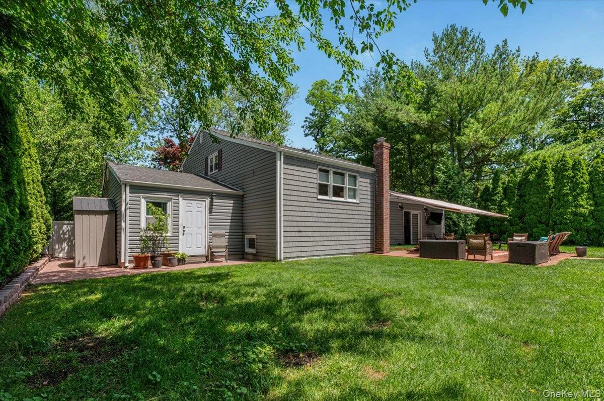 98 Florida Avenue, Smithtown, NY, 4 Bedrooms Bedrooms, 9 Rooms Rooms,4 BathroomsBathrooms,Residential,For Rent,Florida,0,1023724 98 Florida Avenue, Smithtown, NY, 4 Bedrooms Bedrooms, 9 Rooms Rooms,4 BathroomsBathrooms,Residential,For Rent,Florida,0,1023724