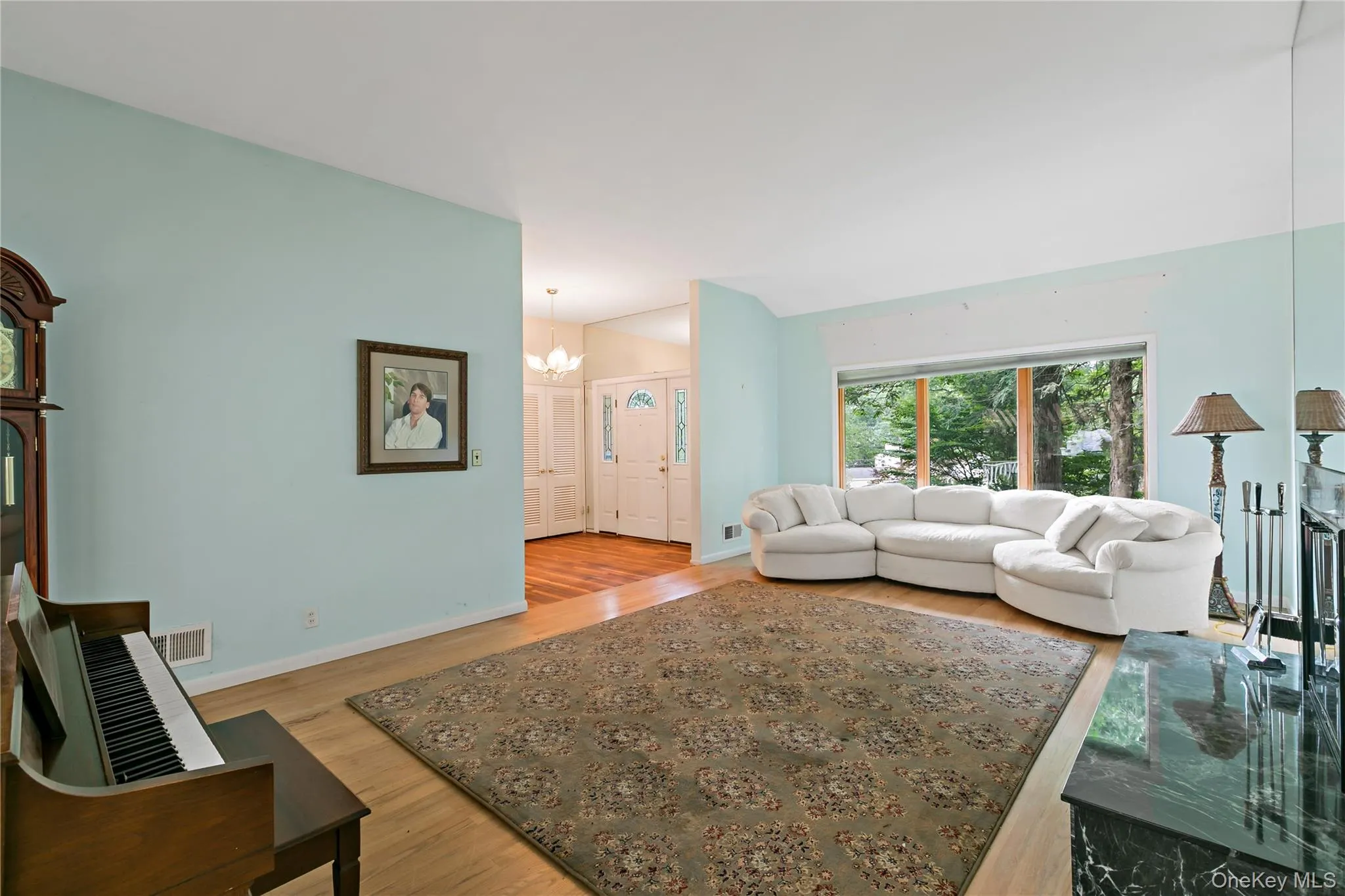 Bright Living Room with Fireplace Bright Living Room with Fireplace