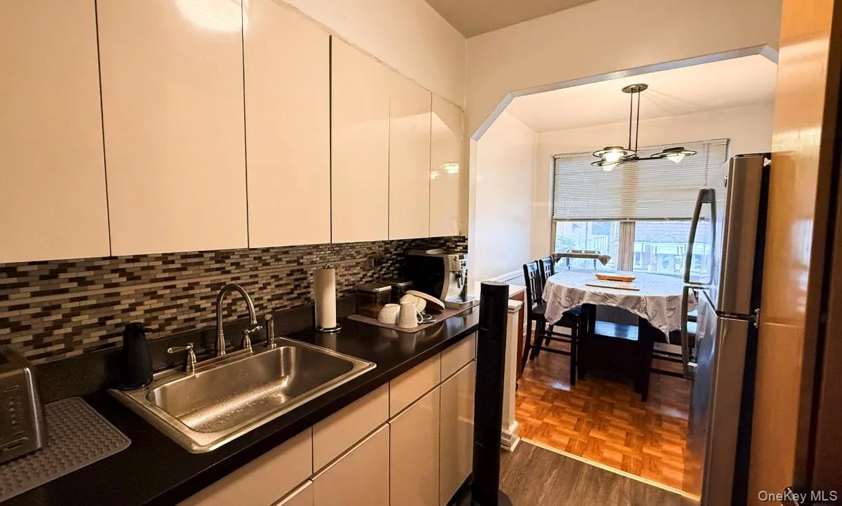 2560 49th Street, New York, NY, 2 Bedrooms Bedrooms, 5 Rooms Rooms,1 BathroomBathrooms,Residential Lease,For Rent,49th,0,1023730 2560 49th Street, New York, NY, 2 Bedrooms Bedrooms, 5 Rooms Rooms,1 BathroomBathrooms,Residential Lease,For Rent,49th,0,1023730