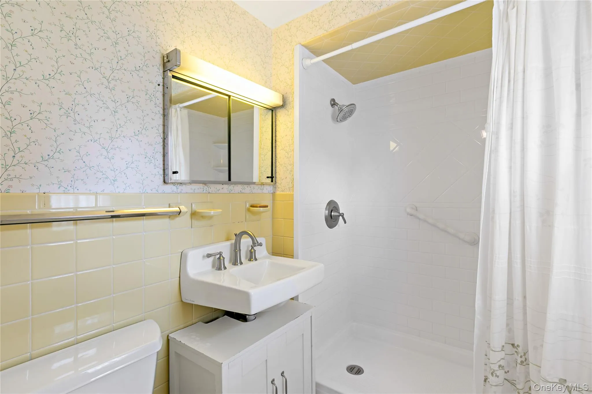 17 Requa Street, Mount Pleasant, NY, 3 Bedrooms Bedrooms, 7 Rooms Rooms,2 BathroomsBathrooms,Residential,For Rent,Requa,0,1023731 17 Requa Street, Mount Pleasant, NY, 3 Bedrooms Bedrooms, 7 Rooms Rooms,2 BathroomsBathrooms,Residential,For Rent,Requa,0,1023731