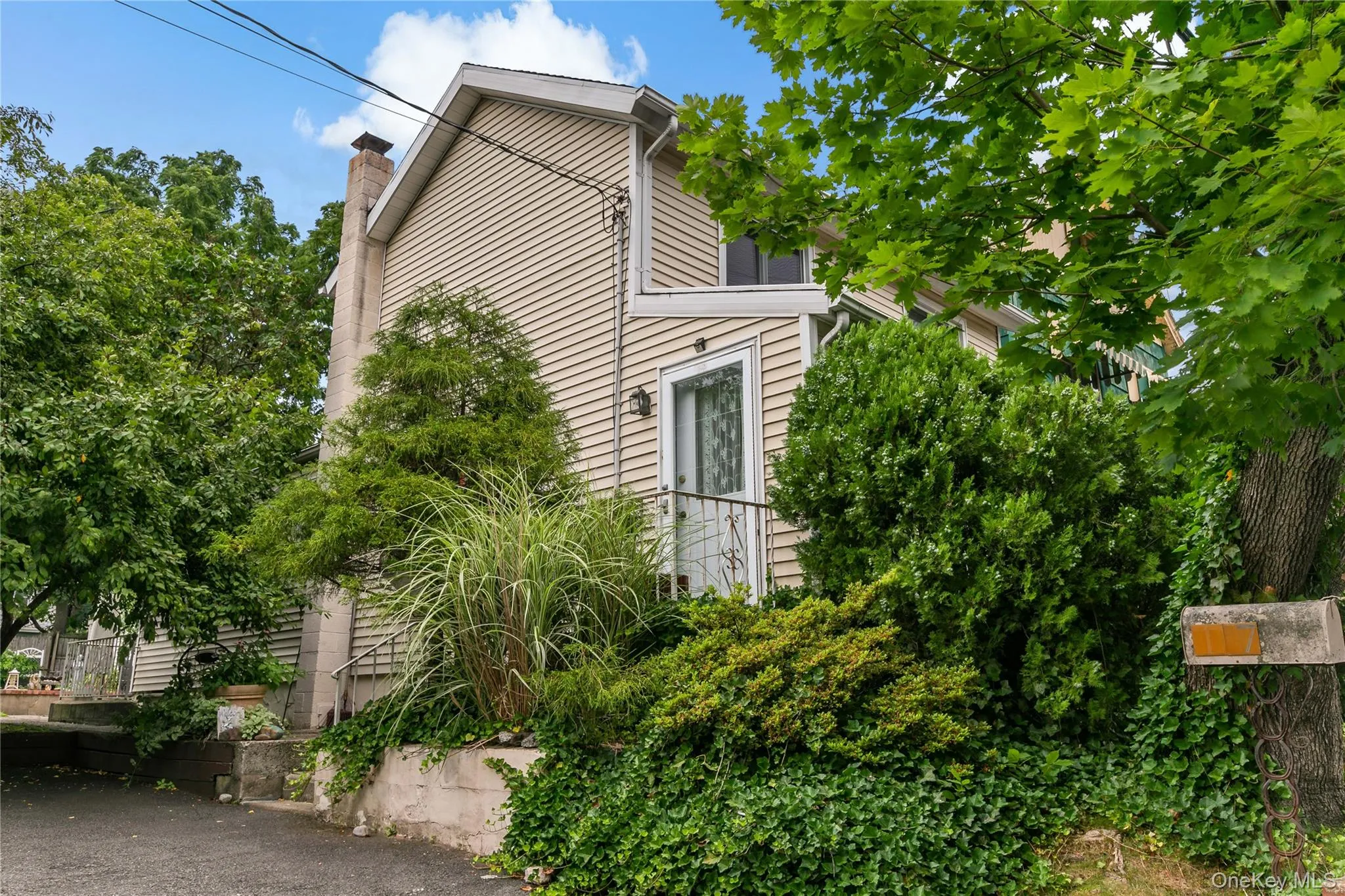17 Requa Street, Mount Pleasant, NY, 3 Bedrooms Bedrooms, 7 Rooms Rooms,2 BathroomsBathrooms,Residential,For Rent,Requa,0,1023731 17 Requa Street, Mount Pleasant, NY, 3 Bedrooms Bedrooms, 7 Rooms Rooms,2 BathroomsBathrooms,Residential,For Rent,Requa,0,1023731