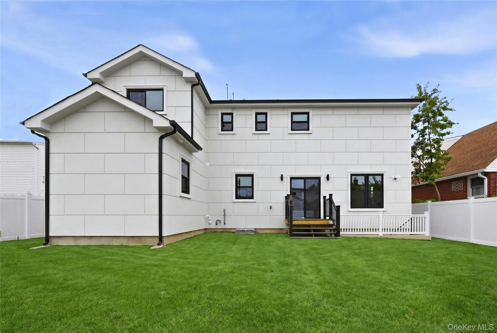 1104 Washington Avenue, North Hempstead, NY, 5 Bedrooms Bedrooms, 12 Rooms Rooms,4 BathroomsBathrooms,Residential,For Rent,Washington,0,1023735 1104 Washington Avenue, North Hempstead, NY, 5 Bedrooms Bedrooms, 12 Rooms Rooms,4 BathroomsBathrooms,Residential,For Rent,Washington,0,1023735