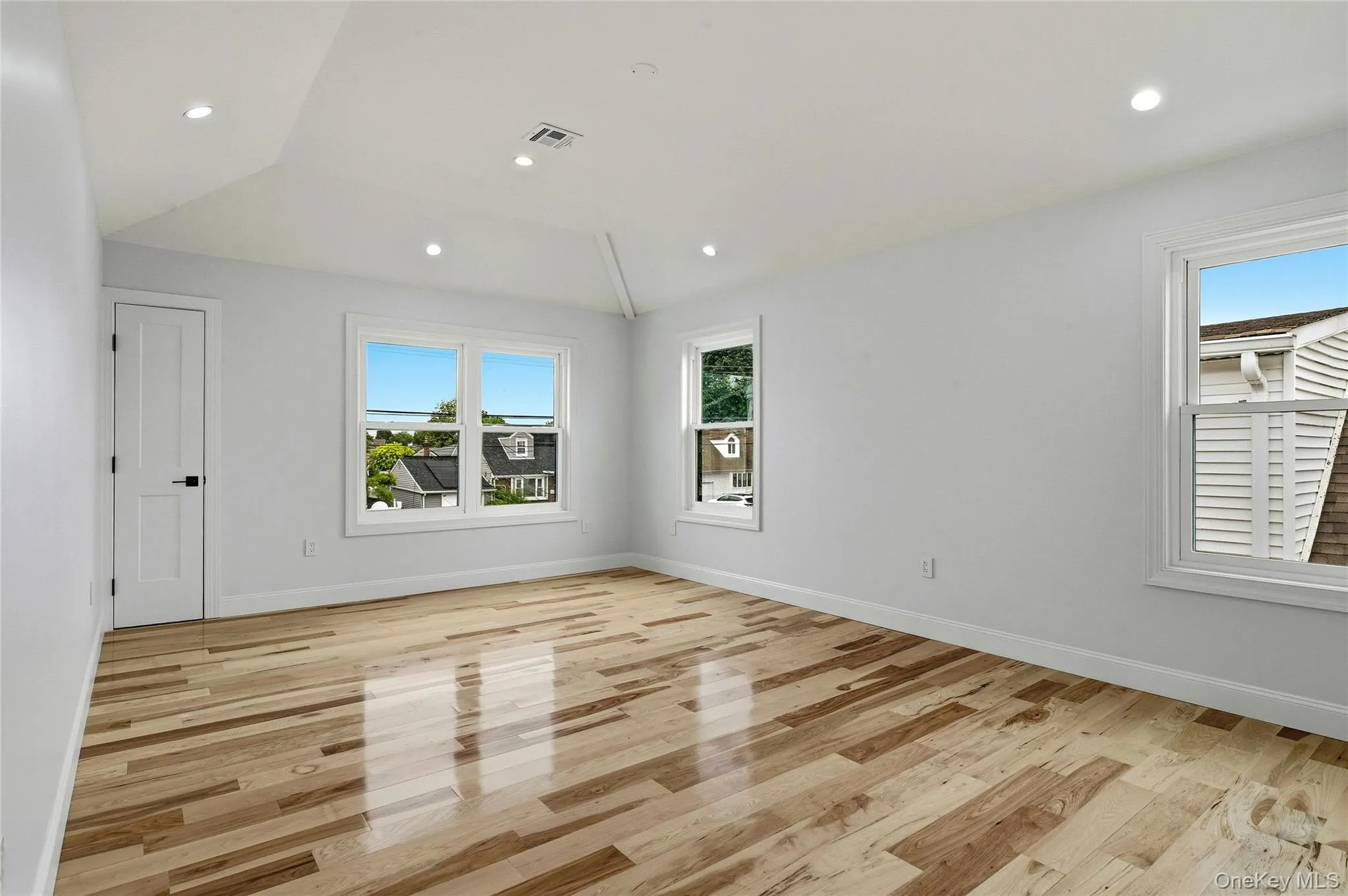 1104 Washington Avenue, North Hempstead, NY, 5 Bedrooms Bedrooms, 12 Rooms Rooms,4 BathroomsBathrooms,Residential,For Rent,Washington,0,1023735 1104 Washington Avenue, North Hempstead, NY, 5 Bedrooms Bedrooms, 12 Rooms Rooms,4 BathroomsBathrooms,Residential,For Rent,Washington,0,1023735