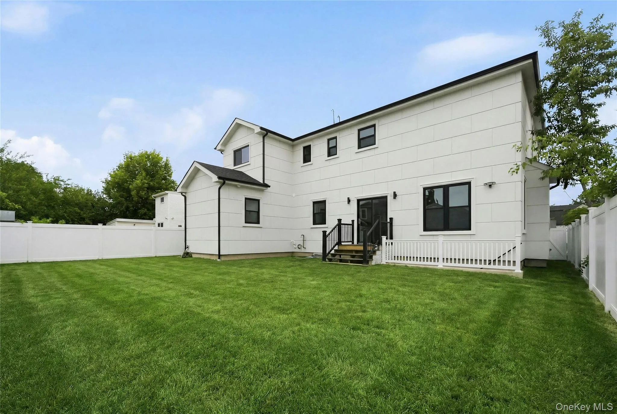 1104 Washington Avenue, North Hempstead, NY, 5 Bedrooms Bedrooms, 12 Rooms Rooms,4 BathroomsBathrooms,Residential,For Rent,Washington,0,1023735 1104 Washington Avenue, North Hempstead, NY, 5 Bedrooms Bedrooms, 12 Rooms Rooms,4 BathroomsBathrooms,Residential,For Rent,Washington,0,1023735