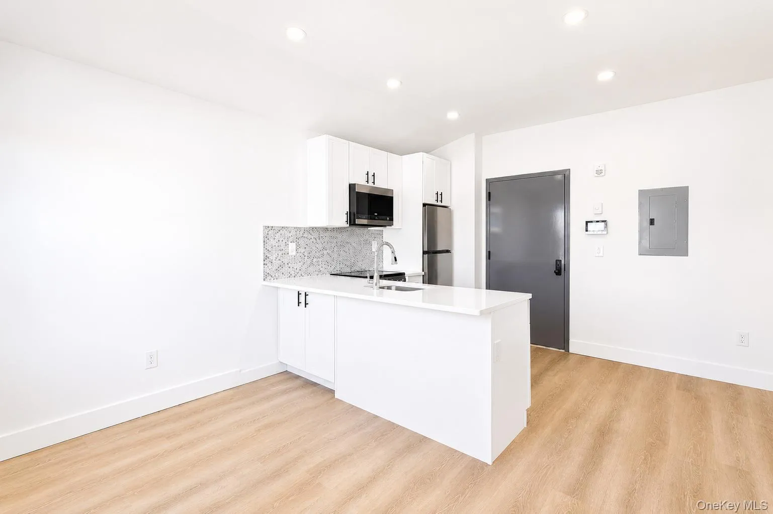 9 Lagrange Avenue, Poughkeepsie, NY, 1 Bedroom Bedrooms, 2 Rooms Rooms,1 BathroomBathrooms,Residential Lease,For Rent,Lagrange,0,1023738 9 Lagrange Avenue, Poughkeepsie, NY, 1 Bedroom Bedrooms, 2 Rooms Rooms,1 BathroomBathrooms,Residential Lease,For Rent,Lagrange,0,1023738