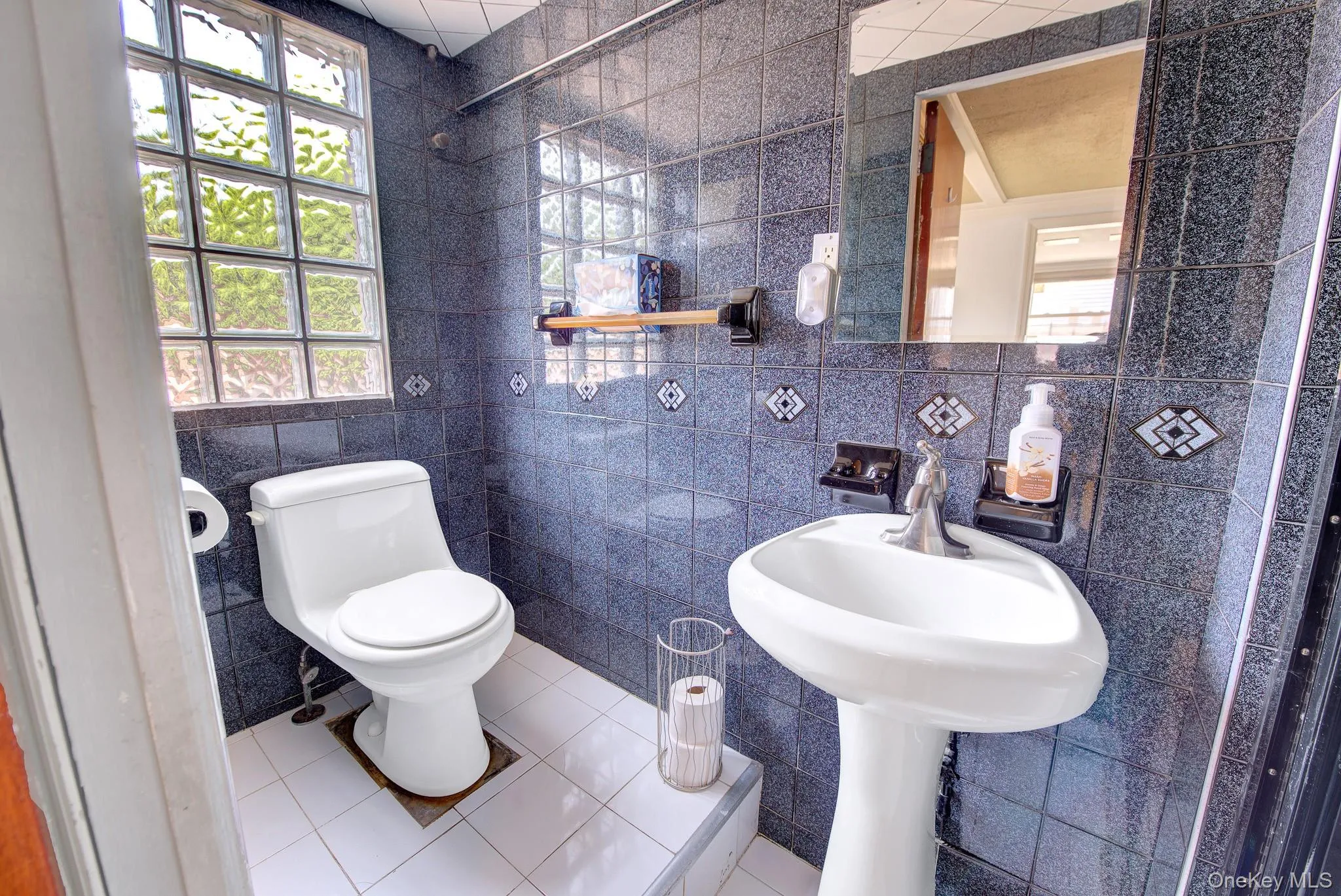 24 Pinehurst Street, Hempstead, NY, 4 Bedrooms Bedrooms, 9 Rooms Rooms,3 BathroomsBathrooms,Residential,For Rent,Pinehurst,0,1023744 24 Pinehurst Street, Hempstead, NY, 4 Bedrooms Bedrooms, 9 Rooms Rooms,3 BathroomsBathrooms,Residential,For Rent,Pinehurst,0,1023744