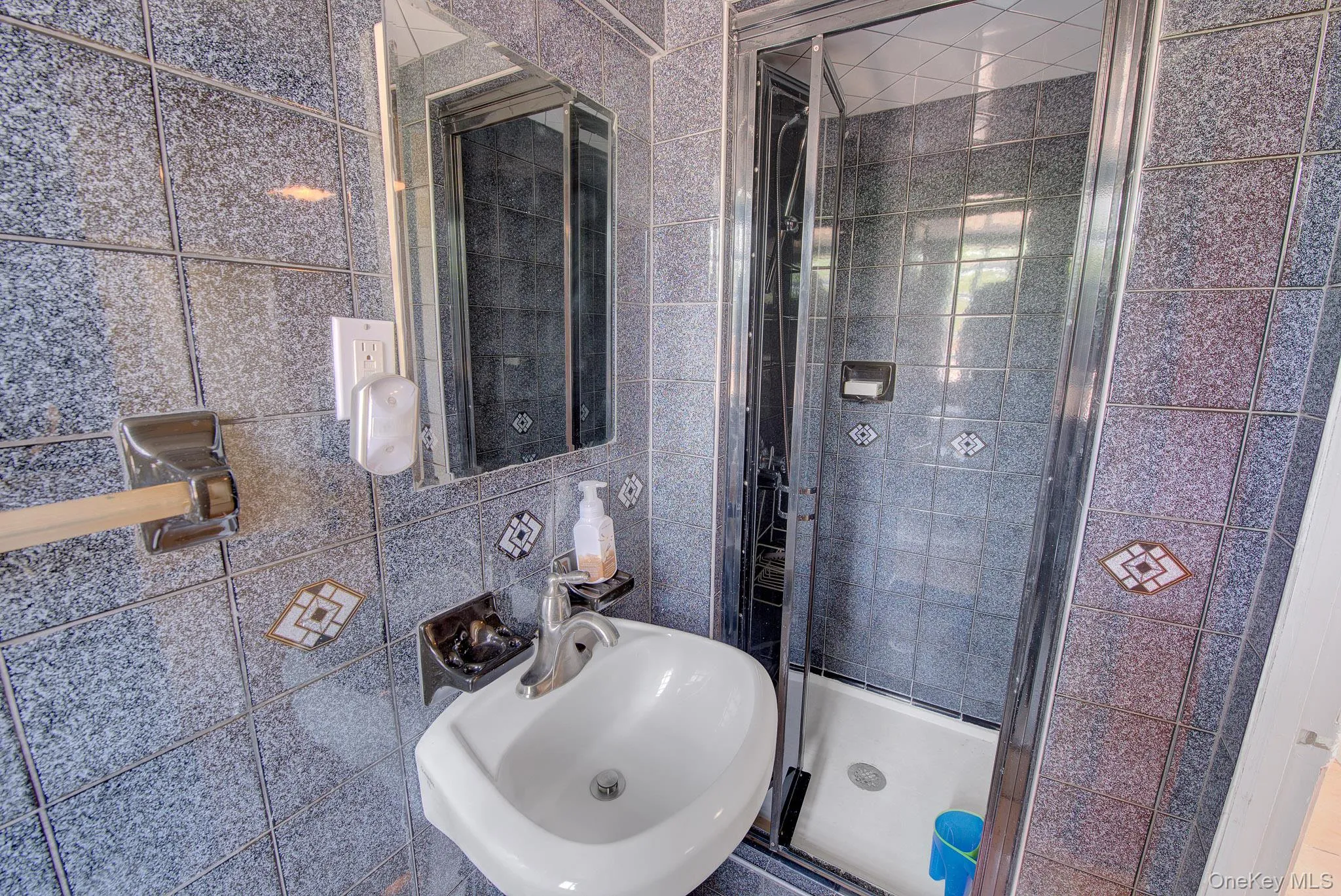 24 Pinehurst Street, Hempstead, NY, 4 Bedrooms Bedrooms, 9 Rooms Rooms,3 BathroomsBathrooms,Residential,For Rent,Pinehurst,0,1023744 24 Pinehurst Street, Hempstead, NY, 4 Bedrooms Bedrooms, 9 Rooms Rooms,3 BathroomsBathrooms,Residential,For Rent,Pinehurst,0,1023744
